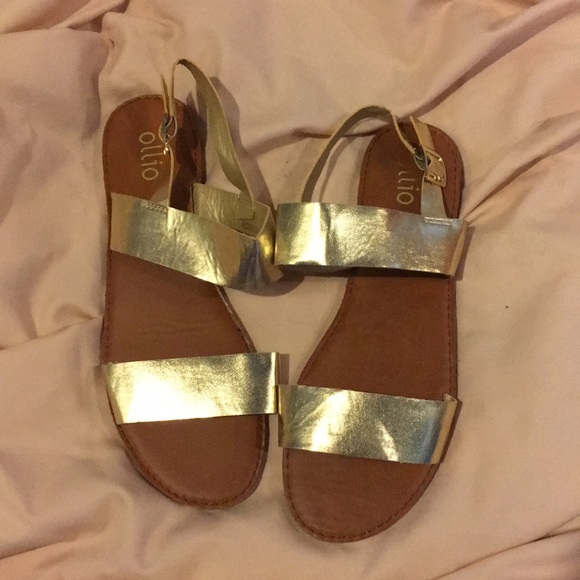Gold sandals - Picture 1 of 1